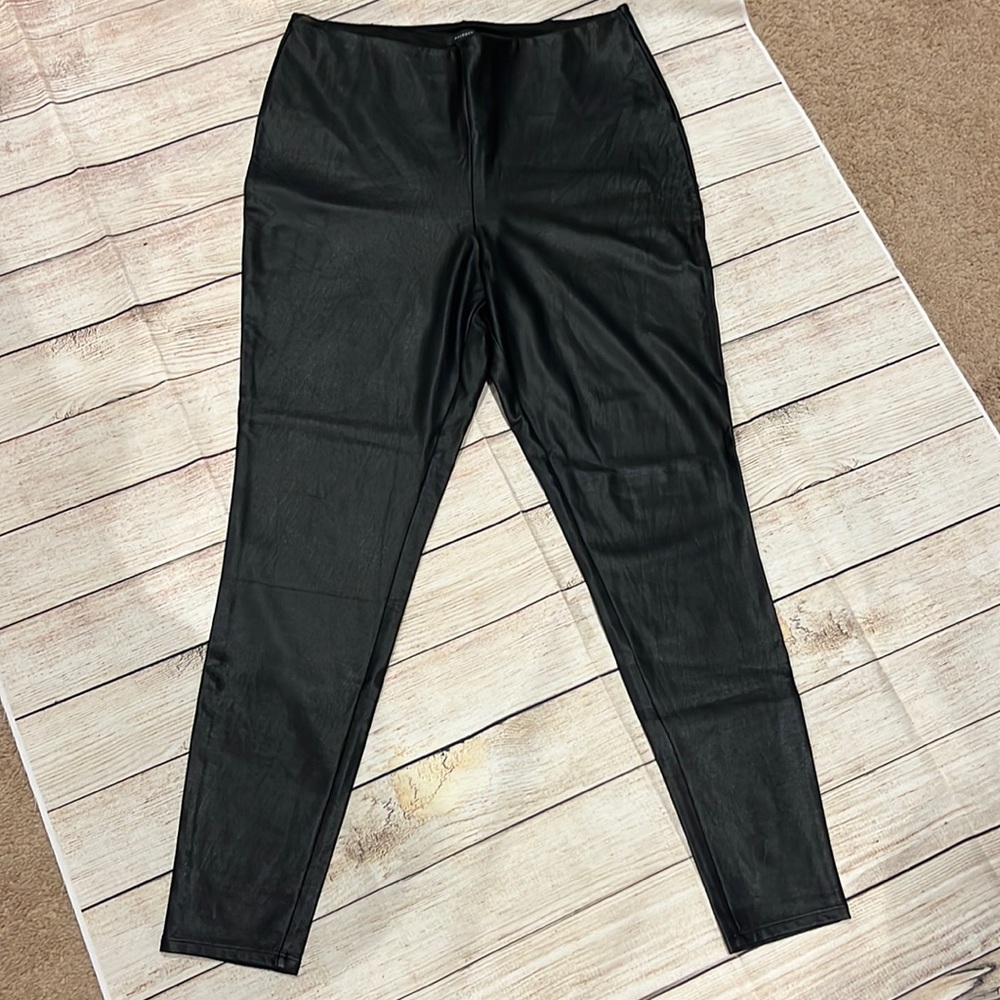 Halogen Faux Leather Leggings